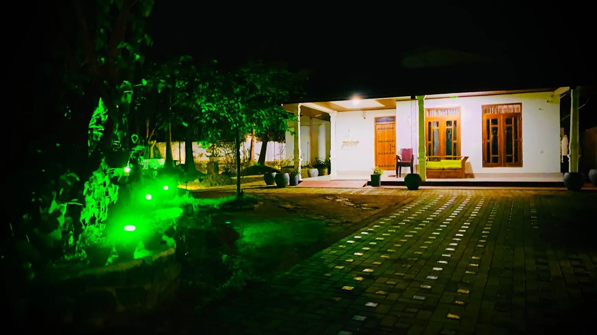 Tropical Dream Villa Habarana Moragaswewa Country house